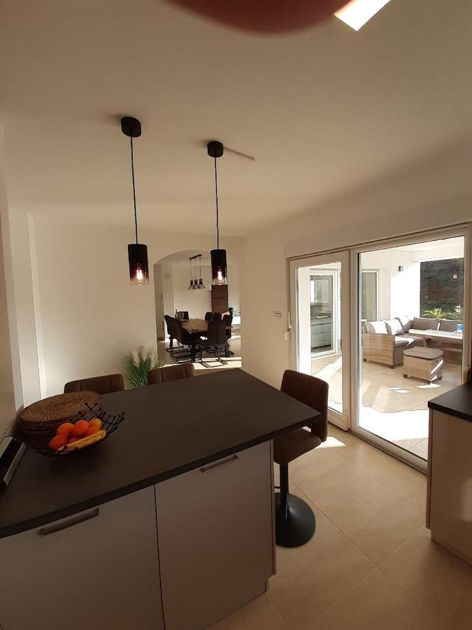 PUY Holiday House Emjalemi מראה חיצוני תמונה