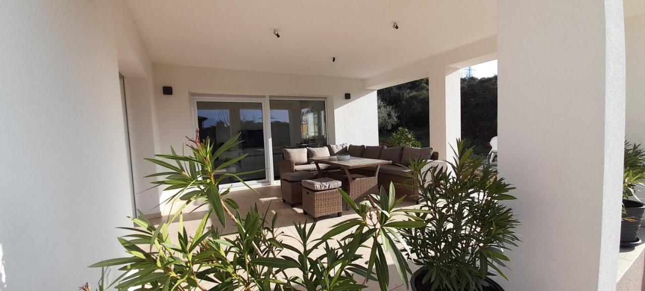 PUY Holiday House Emjalemi מראה חיצוני תמונה