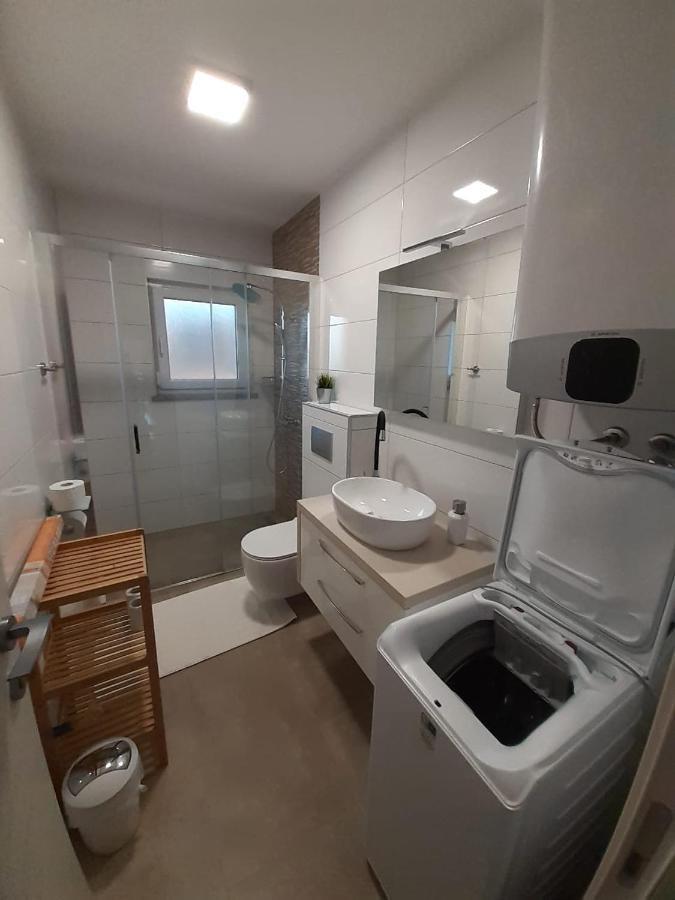 PUY Holiday House Emjalemi מראה חיצוני תמונה