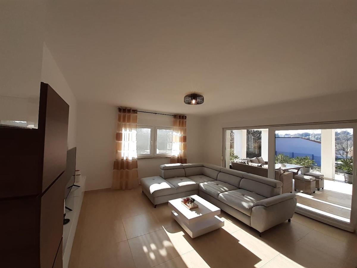 PUY Holiday House Emjalemi מראה חיצוני תמונה