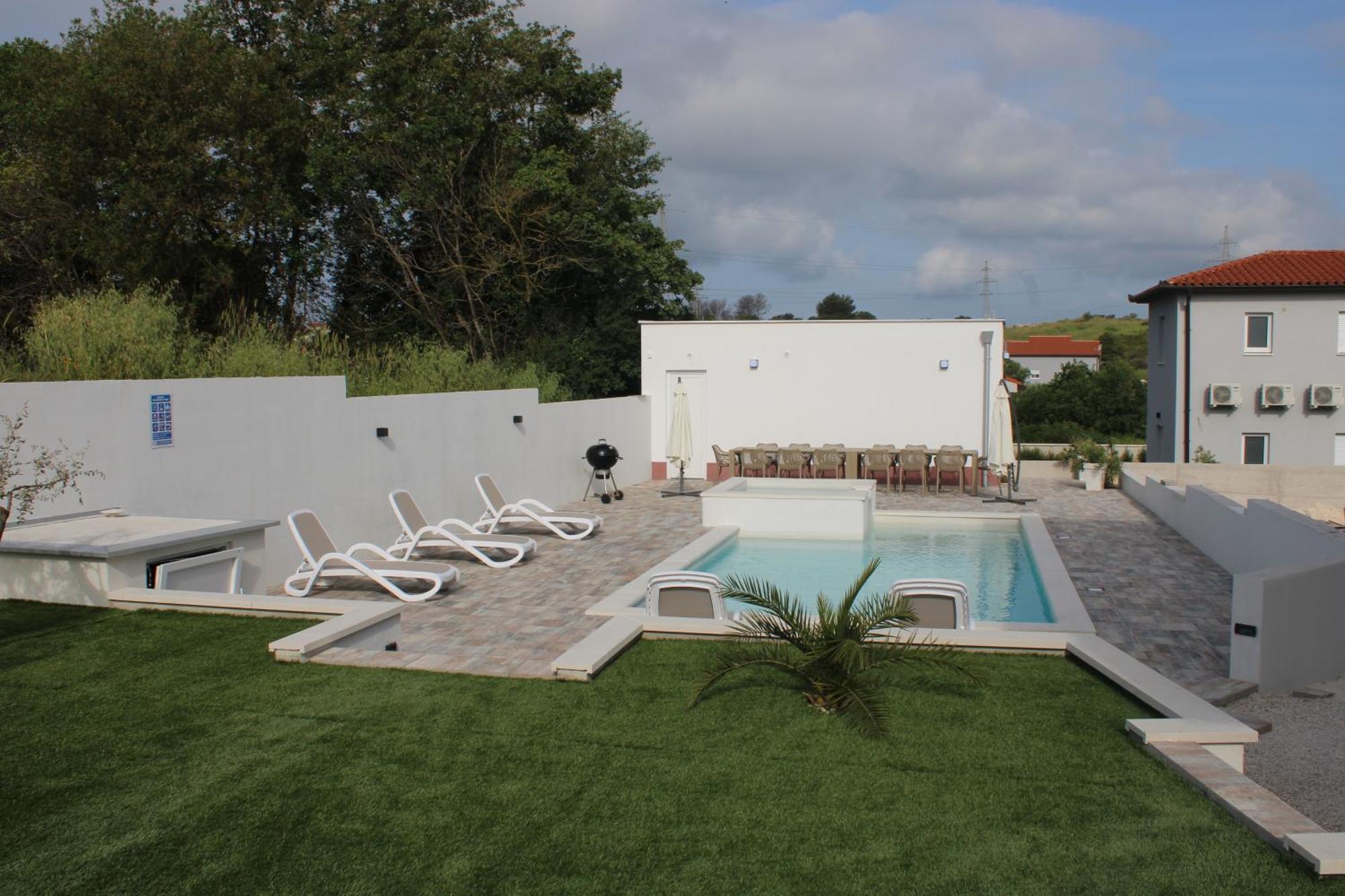 PUY Holiday House Emjalemi מראה חיצוני תמונה
