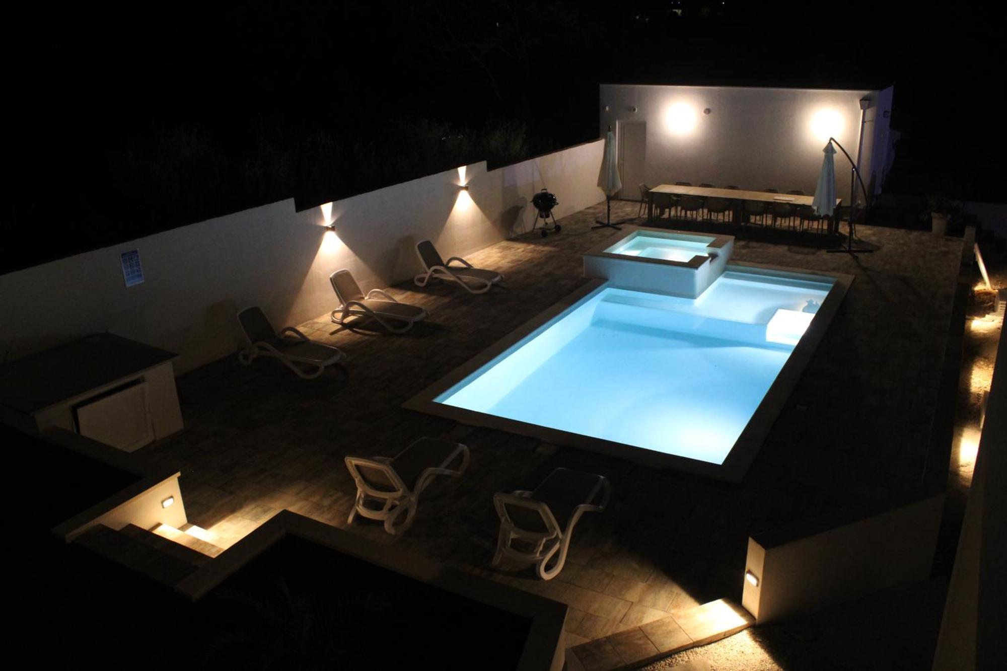 PUY Holiday House Emjalemi מראה חיצוני תמונה