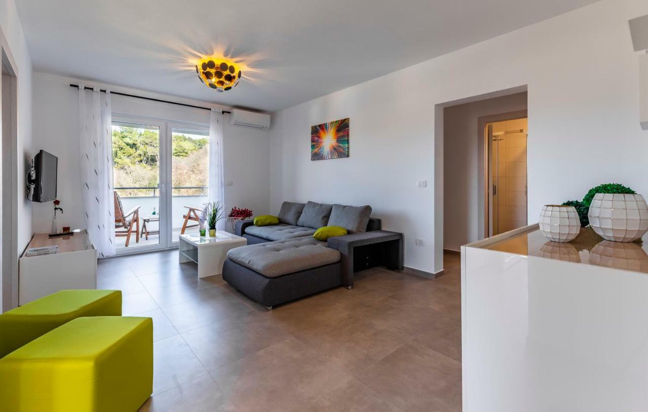 PUY Holiday House Emjalemi מראה חיצוני תמונה
