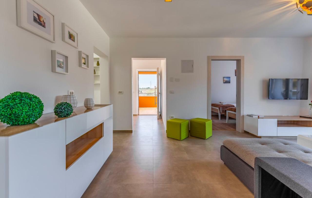 PUY Holiday House Emjalemi מראה חיצוני תמונה