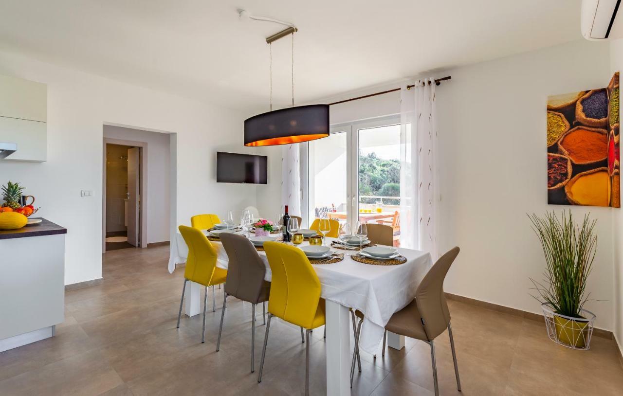 PUY Holiday House Emjalemi מראה חיצוני תמונה