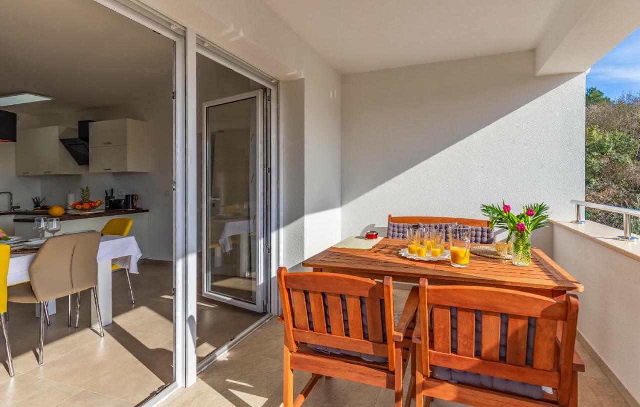 PUY Holiday House Emjalemi מראה חיצוני תמונה